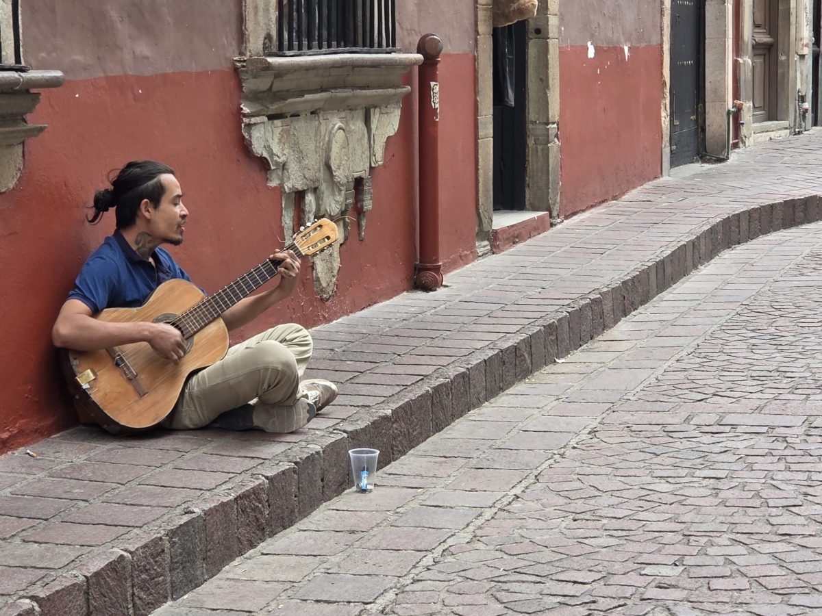 Excluyen a artistas callejeros del Cervantino en Guanajuato