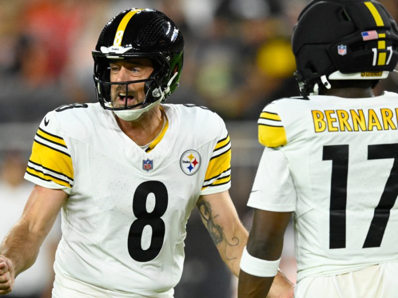 Aaron Rodgers se enoja con Mike McCarthy y coach de Steelers lo insulta