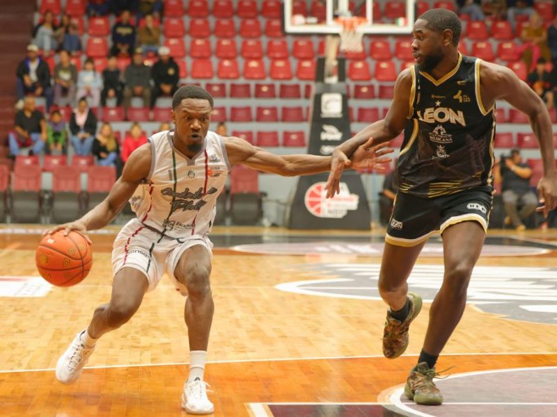 Abejas de León remonta ante Mineros y empata la serie en Zacatecas
