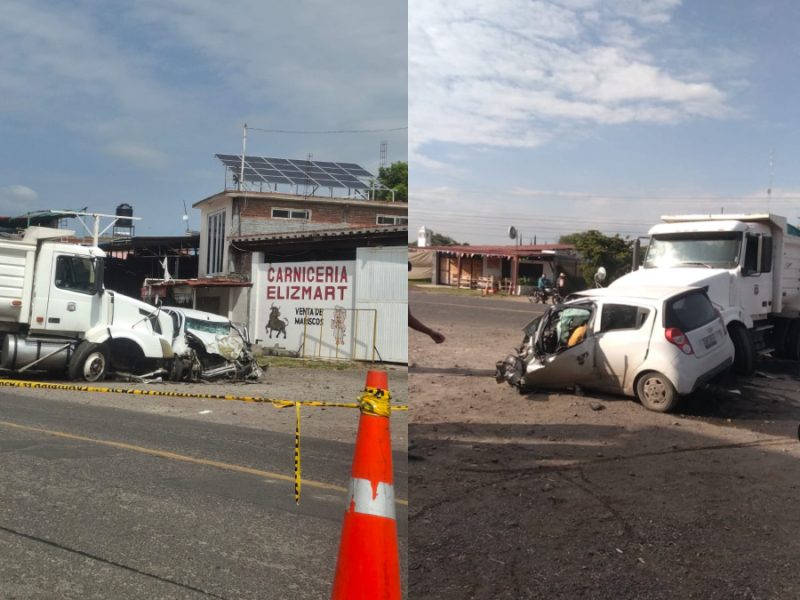 Muere conductor de automóvil tras fuerte choque con una tolva en Abasolo
