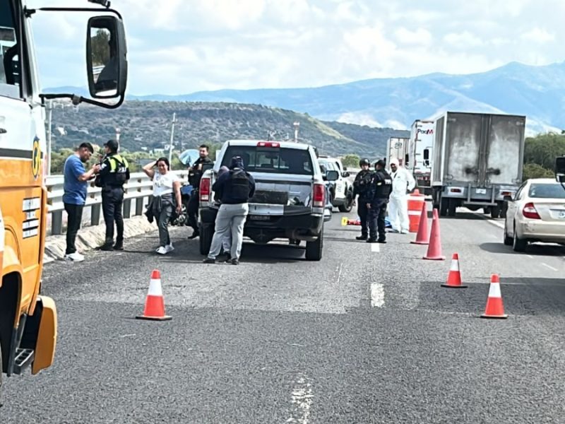 Muere hombre atropellado cuando abanderaba accidente en Eje Metropolitano