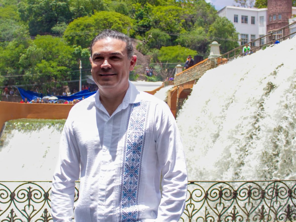 Alejandro Navarro dice que Morena y Verde quieren “ficharlo”; ambos aseguran que él los buscó