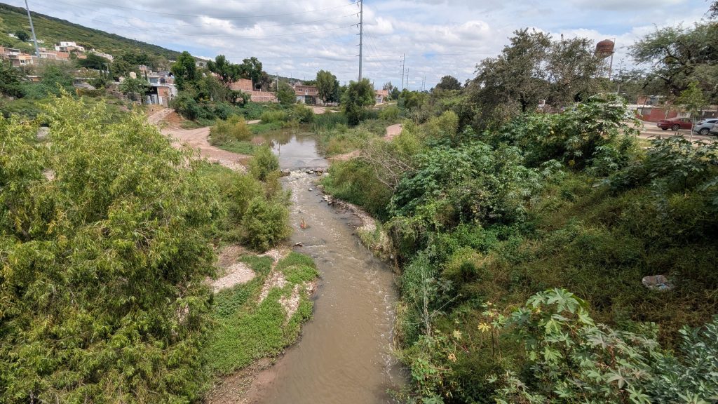Rastrean con drones descargas ilegales y basura en los ríos de Irapuato
