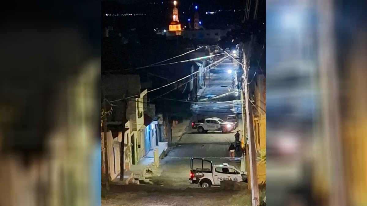 Atacan a balazos a policías en Valle de Santiago