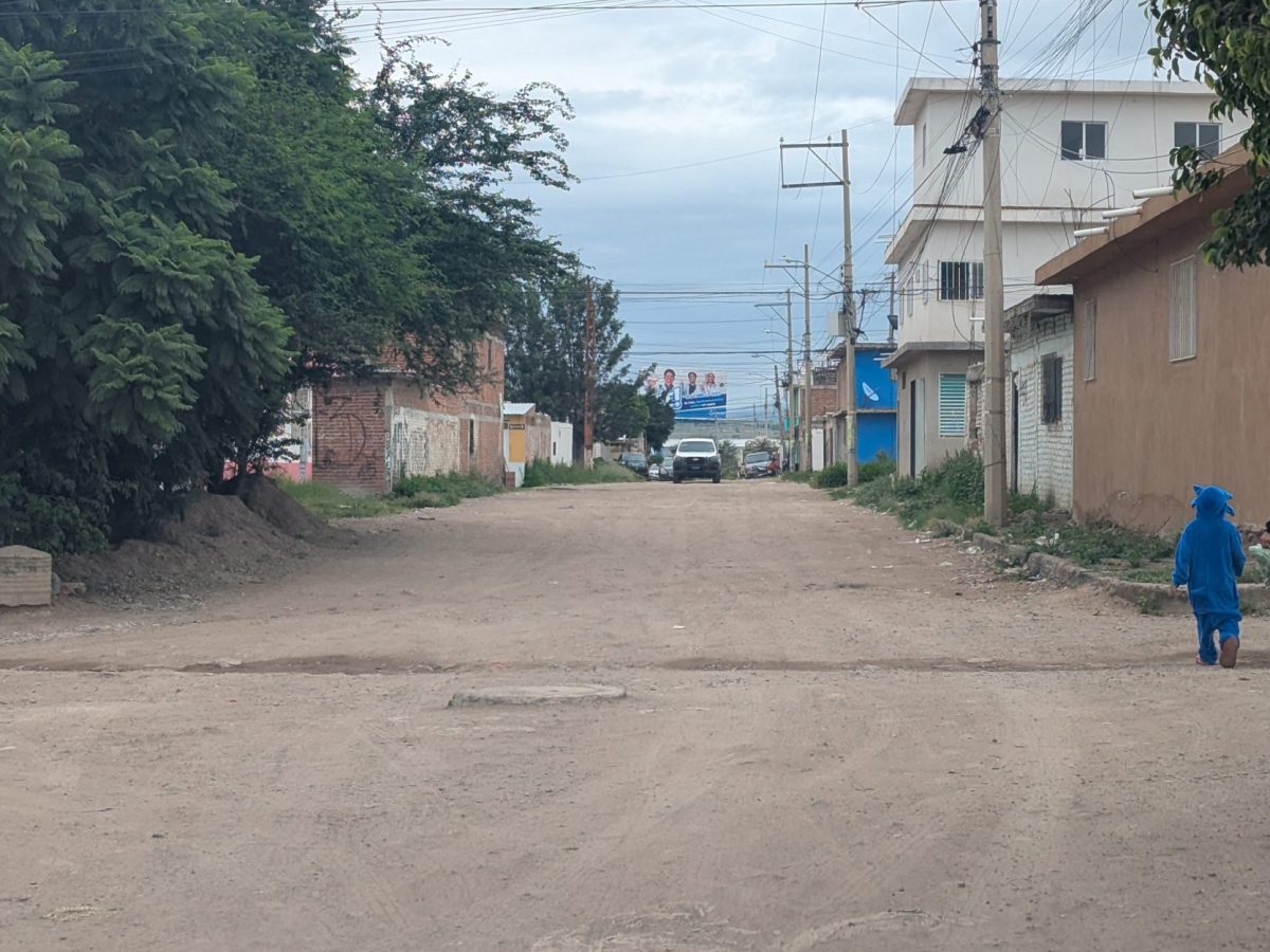 Calles de tierra y fallas de alumbrado: Así viven vecinos de colonias irregulares en Irapuato