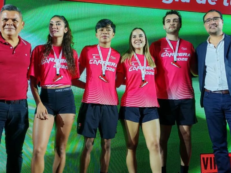 Presentan la medalla y playera de la Carrera Flexi 2026