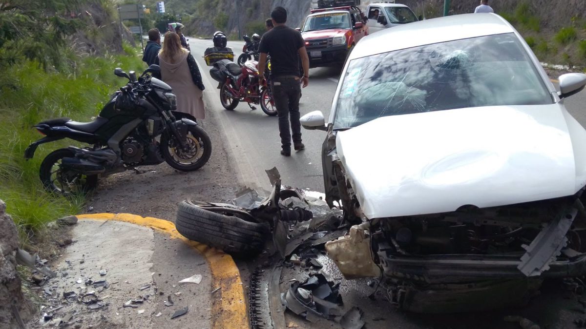 Choque en túnel de Las Enredaderas paraliza la entrada al centro de Guanajuato