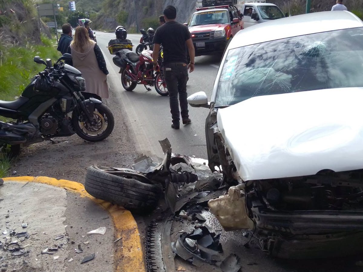 Choque en túnel Las Enredaderas paraliza tránsito en Guanajuato