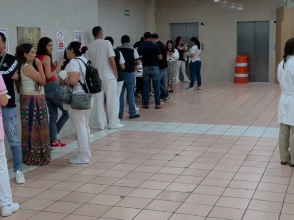 Votan en el IMSS León contra aumento salarial