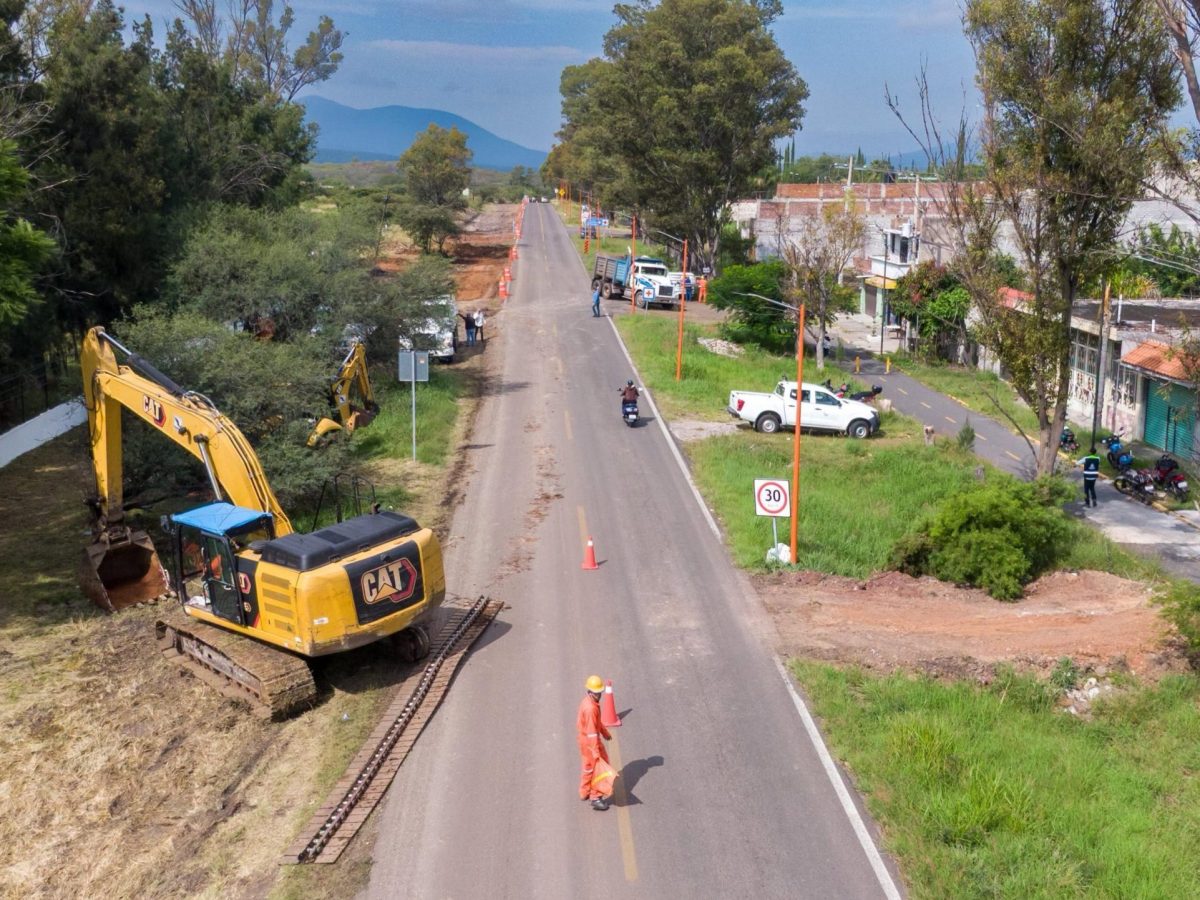 Inician obra esperada por más de 10 años: Amplían a 4 carriles camino Moroleón-Ozumbilla