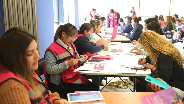 Entrega de apoyos sociales.