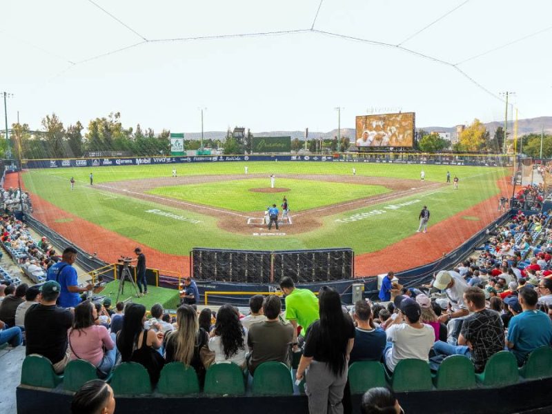 ¿Quién fue Domingo Santana, cuyo nombre lleva el estadio de los Bravos?