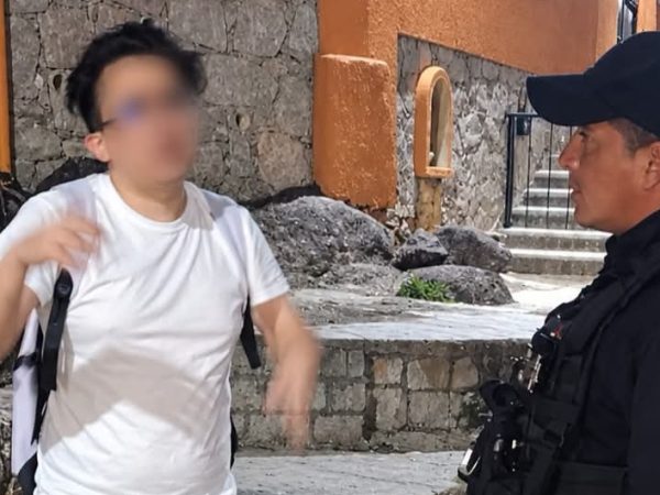 Asaltan a estudiante de Guanajuato capital en la entrada de su casa; capturan a ladrón