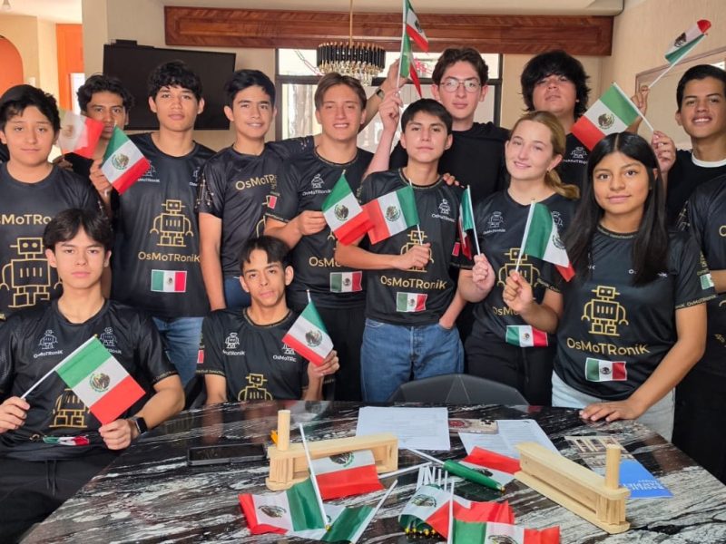 De León a Bosnia y China: Jóvenes de OsMoTRoniK destacan en robótica internacional