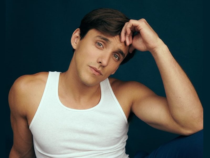 Facundo Castro se reencuentra con el poeta que llevaba dentro en la telenovela ‘Sabor a ti’