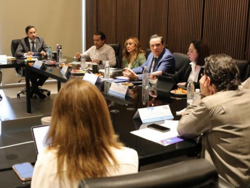 Acuerdan mantener apoyos y negocian más conciertos para Feria Estatal de León 2027