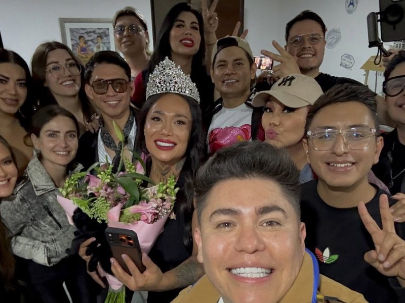 Con corona y mariscos: así fue la fiesta de bienvenida de Karina Torres tras salir de La casa de los famosos México