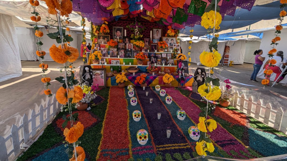 Cuesta hasta 2 mil pesos poner la ofrenda de Día de Muertos en Irapuato