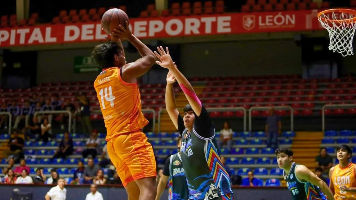 Guanajuato enfrentó a Baja California Sur en el inicio del Nacional de basquetbol. Comude León.