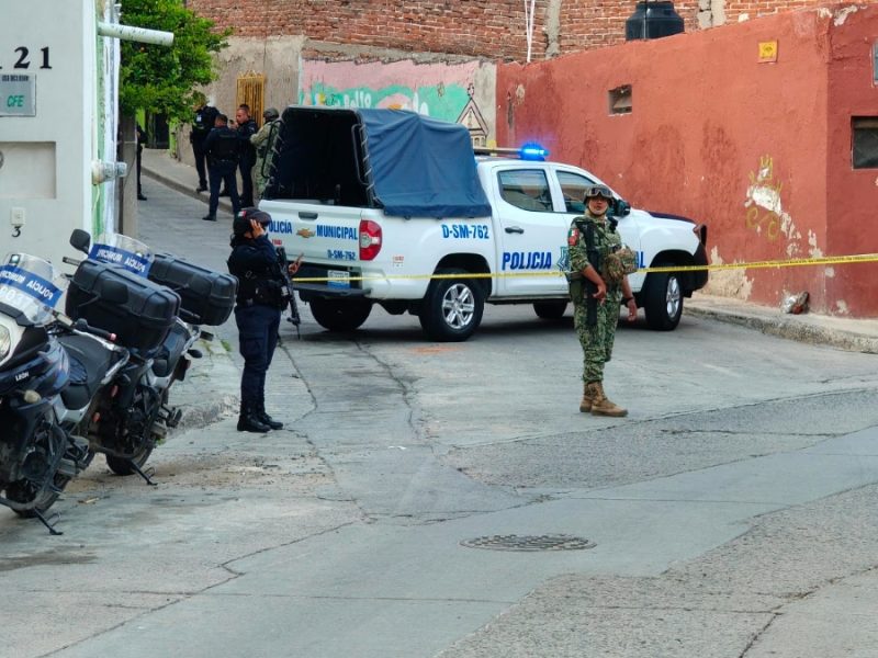 Matan a joven dentro de su casa; al repeler ataque hiere a su madre en León