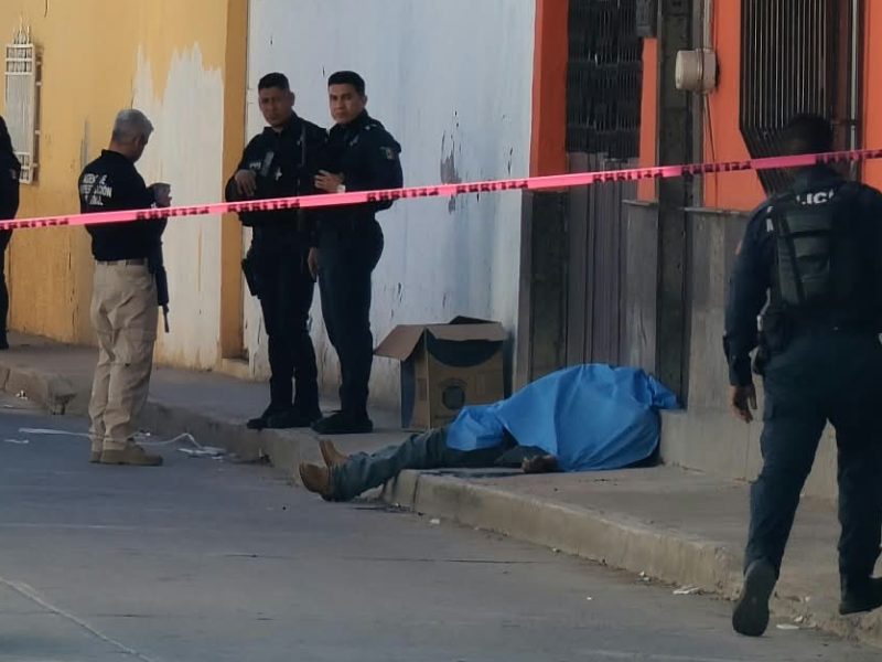 Hombres en moto acorralan y matan a balazos a peatón en Barrio Nuevo, Silao