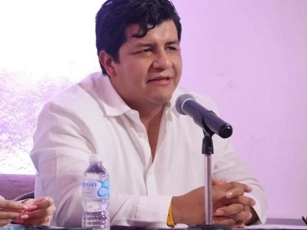 Citarán a Víctor Hugo Carvente a comparecer tras contratos irregulares de Taddei