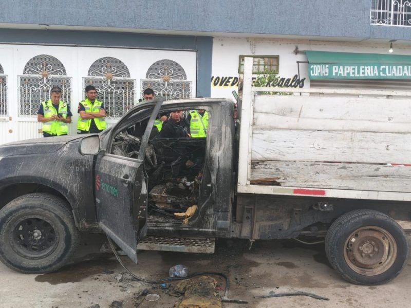Posible extorsión alerta Policía de Celaya por incendio de camioneta en el Paraíso