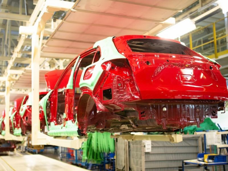 Advierten inicia rezago de empleos y salarios en industria manufacturera y automotriz