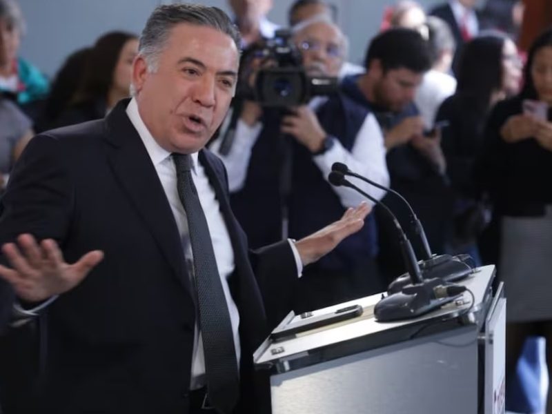 Inzunza minimiza 23 mil firmas que piden su salida del Senado: ‘Me eligieron 650 mil’