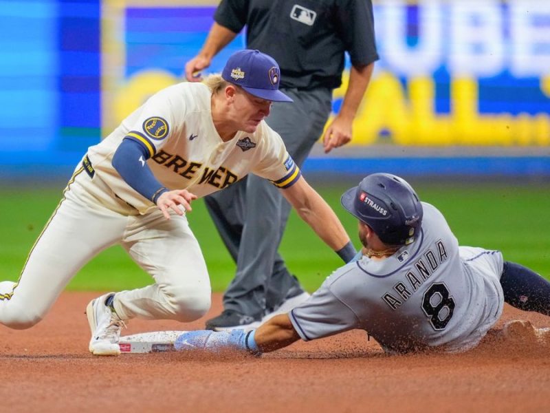 El mexicano Jonathan Aranda brilló en el Juego 1 de la Serie Mundial, pero Tampa Bay sufrió