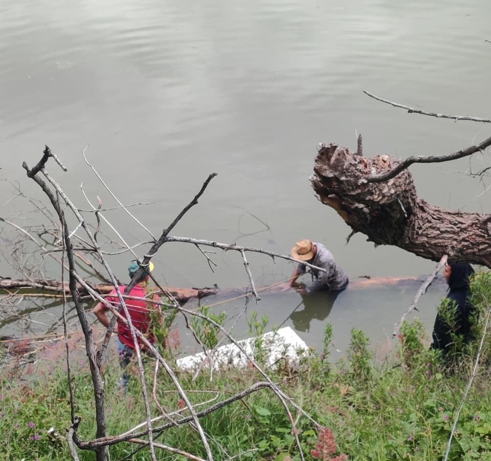 Hallan a abuelito golpeado y atrapado en presa de León