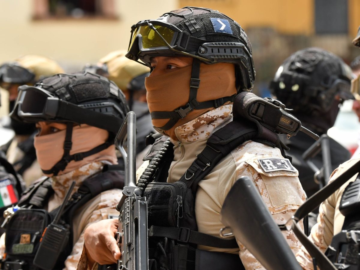 Presenta PRI iniciativa para castigar falsificación de uniformes e insignias policiales