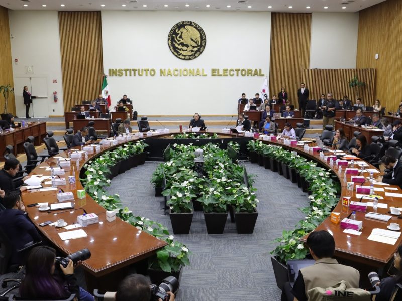 Cuestionan posible intervención del INE en proveedores de los Oples
