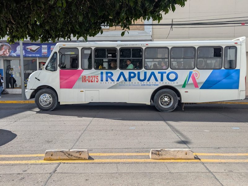 Subió a 12 pesos el transporte en Irapuato y los usuarios siguen sufriendo retrasos