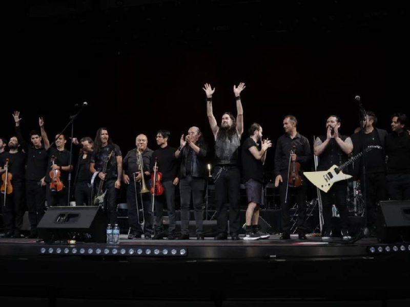 Master of the Strings: Metallica sacudió al Teatro Manuel Doblado con 30 músicos en escena