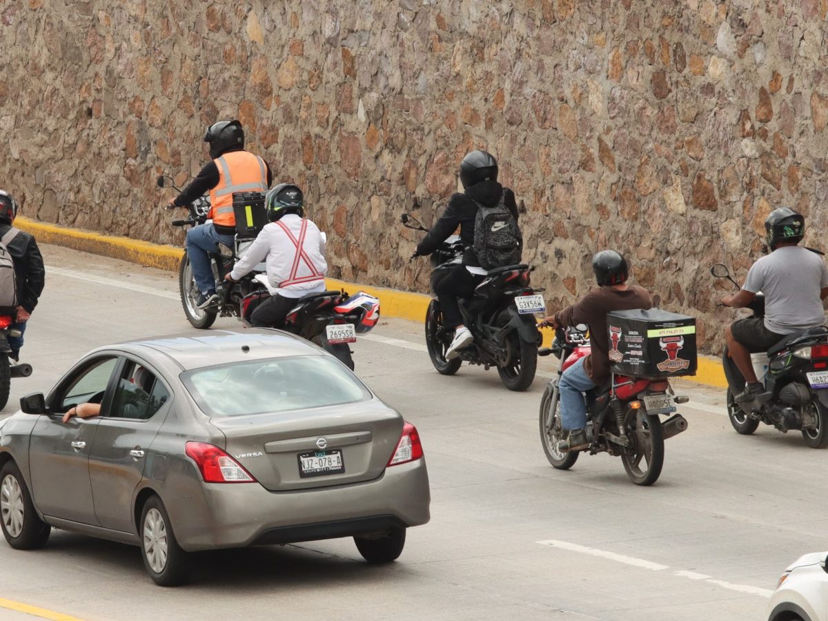 ¿Adiós al camión? Se dispara el uso de motocicletas en León; aumentan accidentes