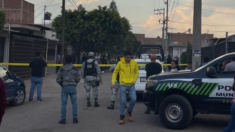 Dejan bolsas con restos humanos y mensaje criminal en la carretera Valle-Yuriria
