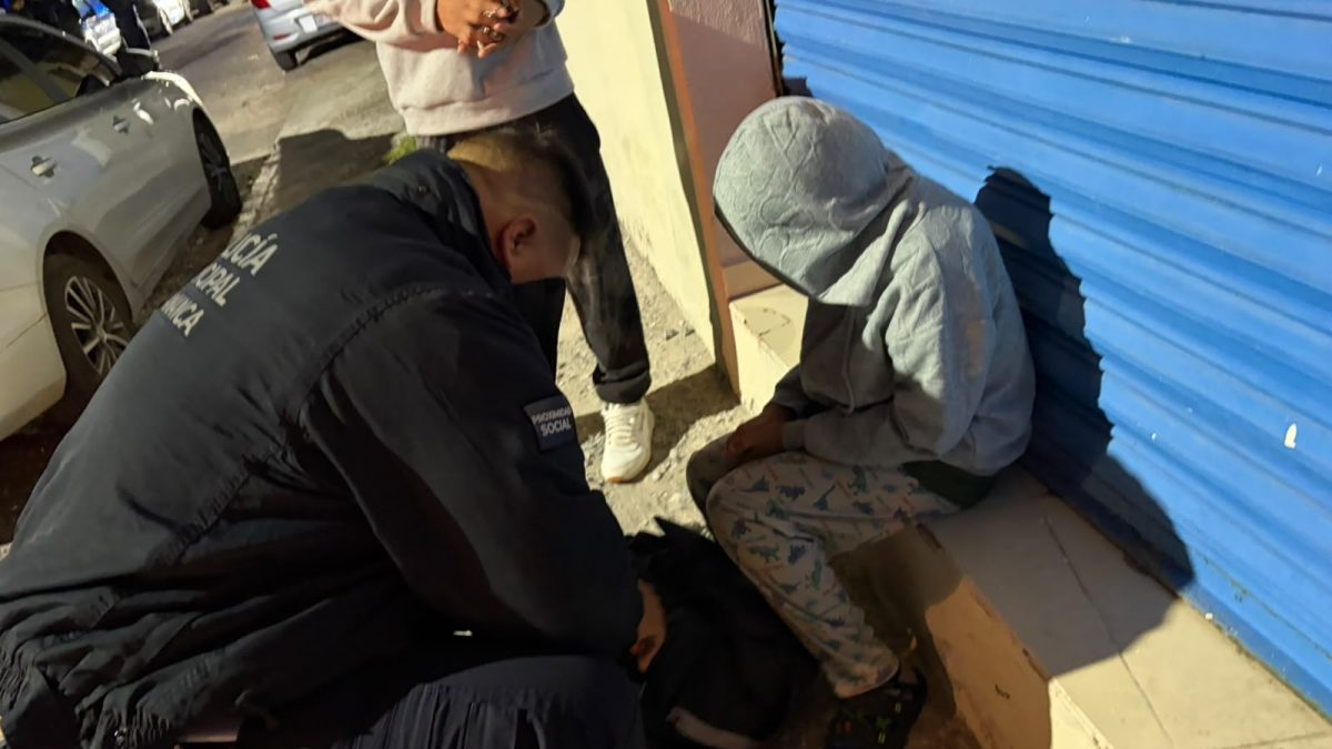 Evacuan a 59 vecinos y auxilian a dos niños por fuga de gas en Salamanca