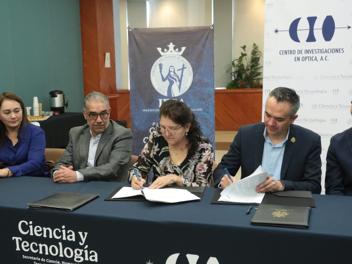 Impulsan empleos bien pagados: Van IECA y CIO por talento en IA, óptica y microchips