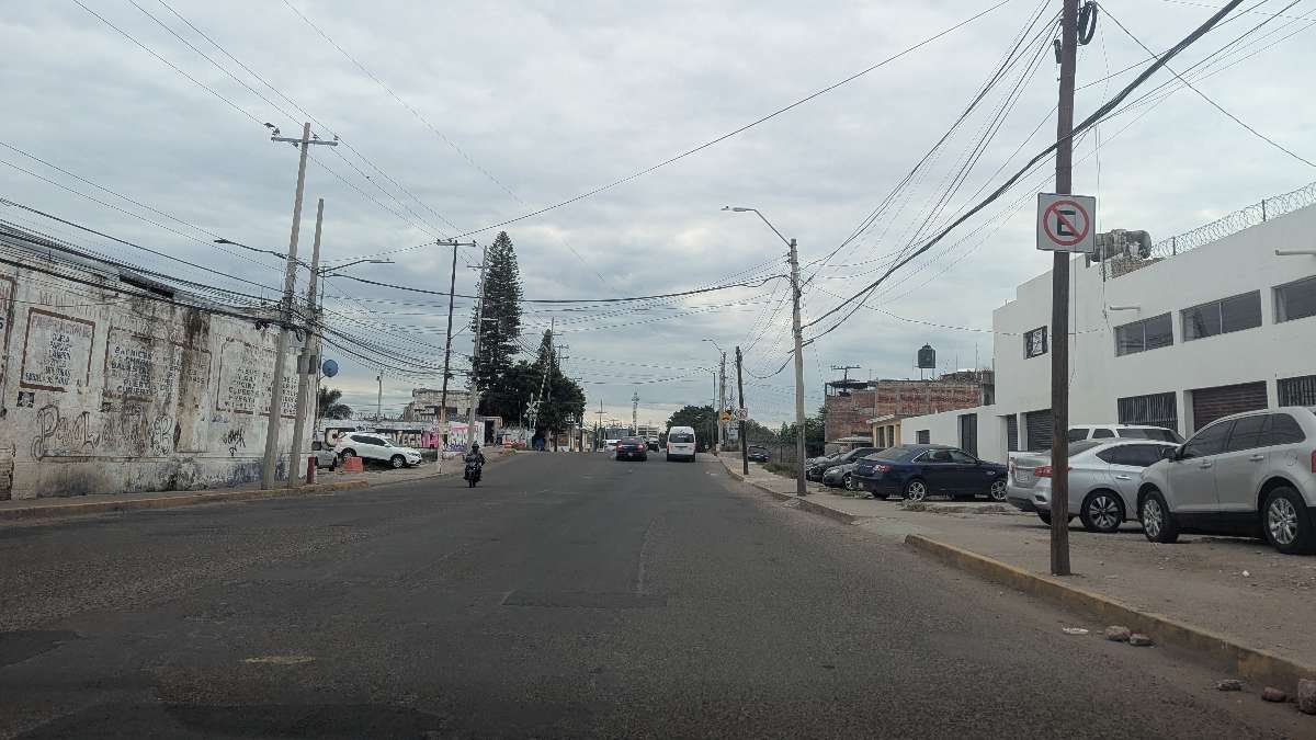 Zona de la Calzada de Guadalupe donde se construirá el puente elevado en Irapuato. Foto: Fernando Martínez.