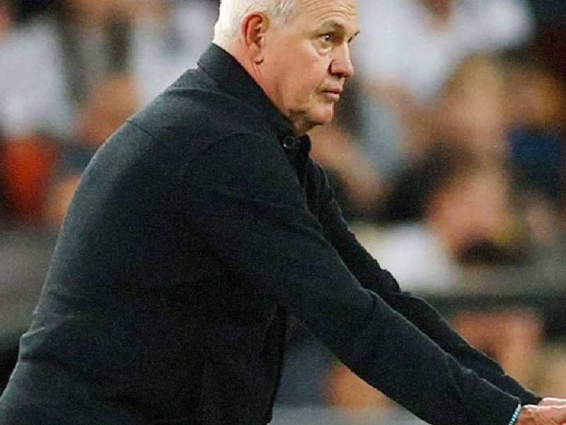 Javier Aguirre encara a la afición del Valencia tras empate con Athletic y defiende sus decisiones en Mestalla