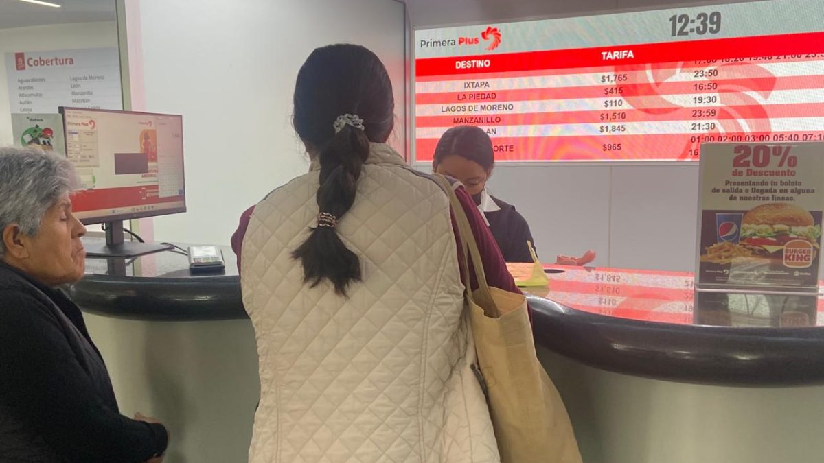 Cancelan viajes a la playa desde León y Celaya por huracán Simón