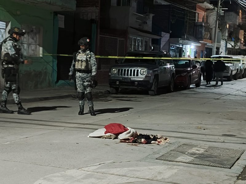 No alcanzó a meterse a su casa, sicarios lo persiguieron a balazos en La Brisa de León