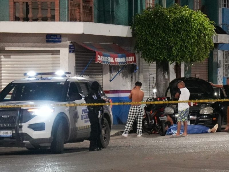 Regresan sicarios para rematar a sus víctimas y rafaguear casas y negocios en  El Cantador