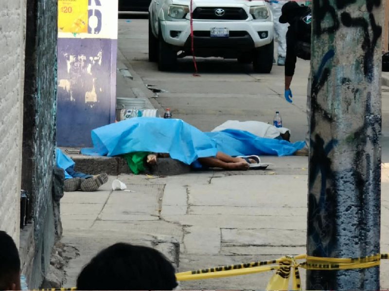 Matan a tres hombres a balazos afuera de una tienda en Silao