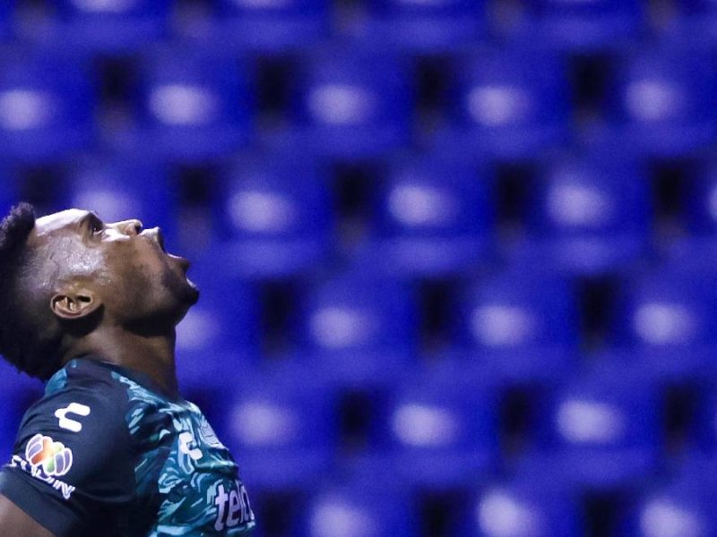 Diber Cambindo se disculpa con la afición de León tras dejar escapar el triunfo ante Puebla