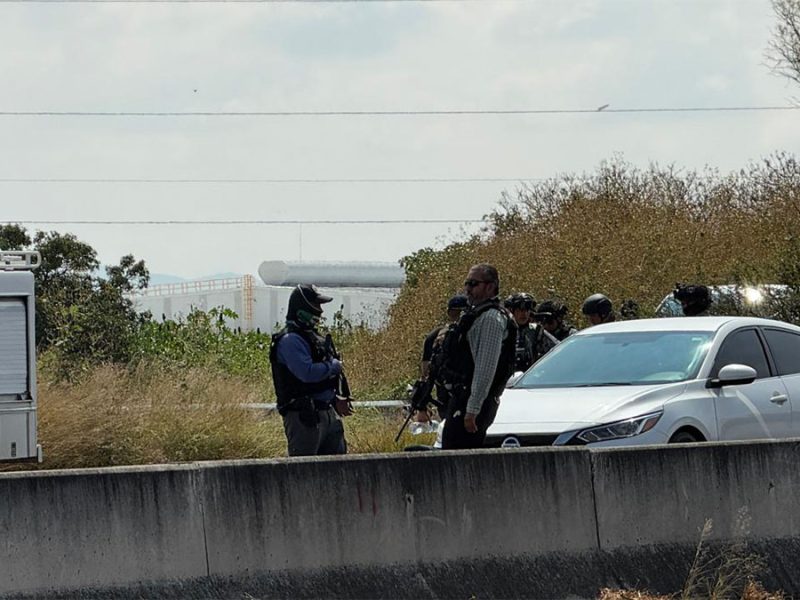 Agentes federales repelen ataque armado en Celaya; un hombre muere y otro escapa herido