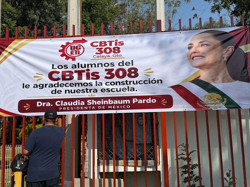 Celaya: CBTIS 198 registra poca afluencia externa durante espera por Claudia Sheinbaum