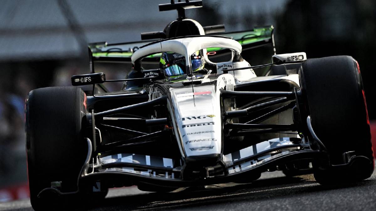 Checo Pérez termina 19° en un accidentado Gran Premio de Bahréin tras una estrategia que no dio resultados - Foto: Checo Pérez X.