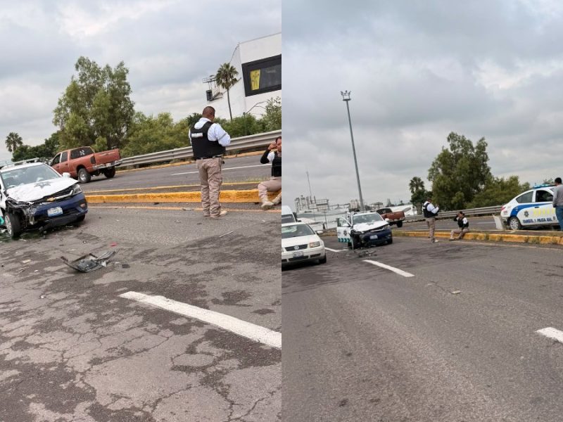 Chocan dos patrullas de Tránsito durante operativo en la glorieta Batallas de Celaya